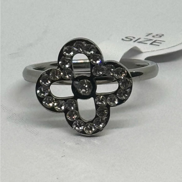 Silver Tone Crystal Rhinestone Clove Stainless Steel Fashion Ring SZ 8 - Picture 3 of 7